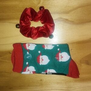 2 Pair Christmas Socks with Scrunchie